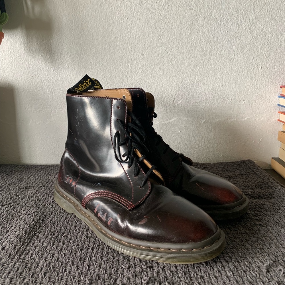 DR MARTENS